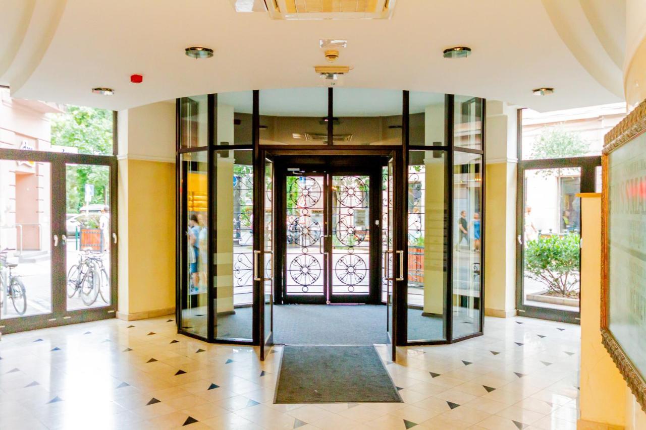 Apartamento Kiraly Str. Corner Downtown